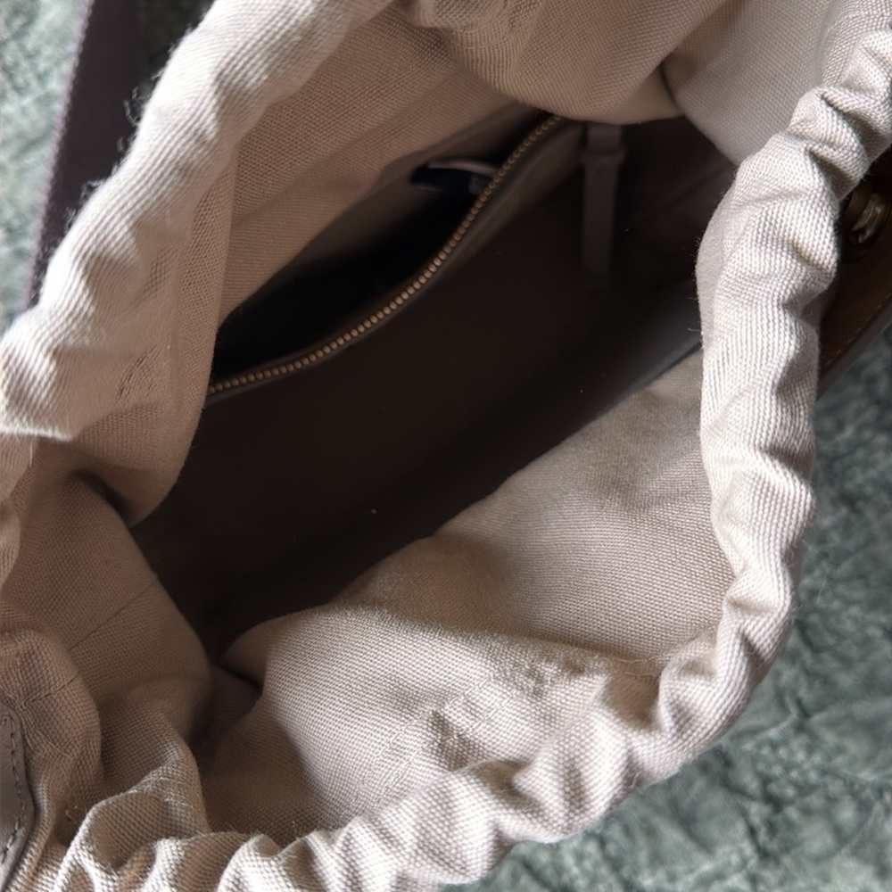 Chloe Roy Small Leather Bucket Bag - Picture 3 of 3